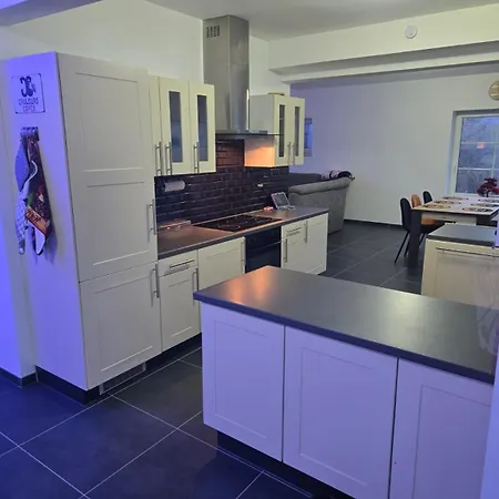 Le Marronnier バストーニュ