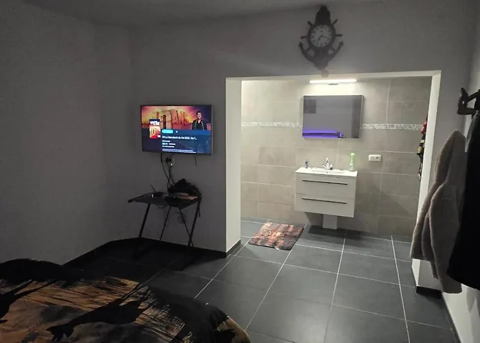 Le Marronnier 別荘 バストーニュ